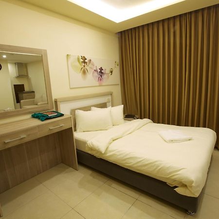 Lujain Hotel فندق النور واللجين Amman Chambre photo