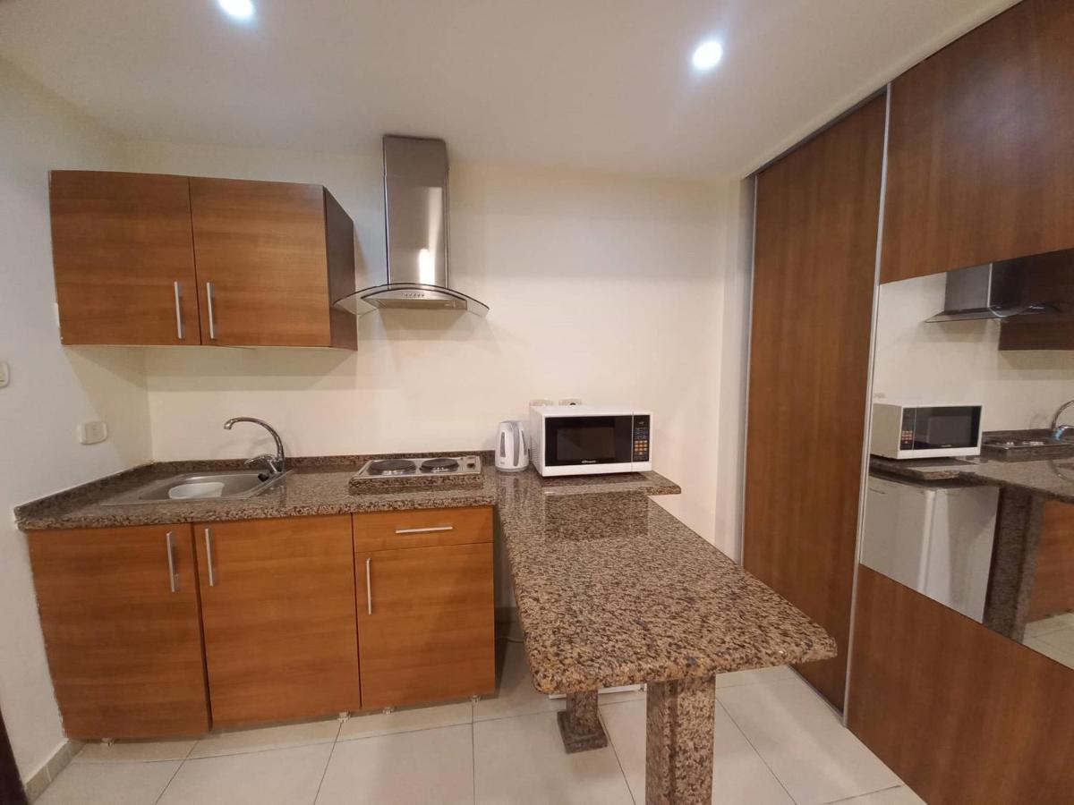 Lujain Hotel فندق النور واللجين Amman Extérieur photo