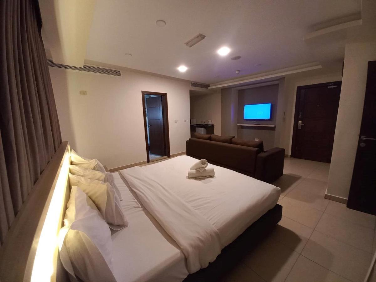 Lujain Hotel فندق النور واللجين Amman Extérieur photo
