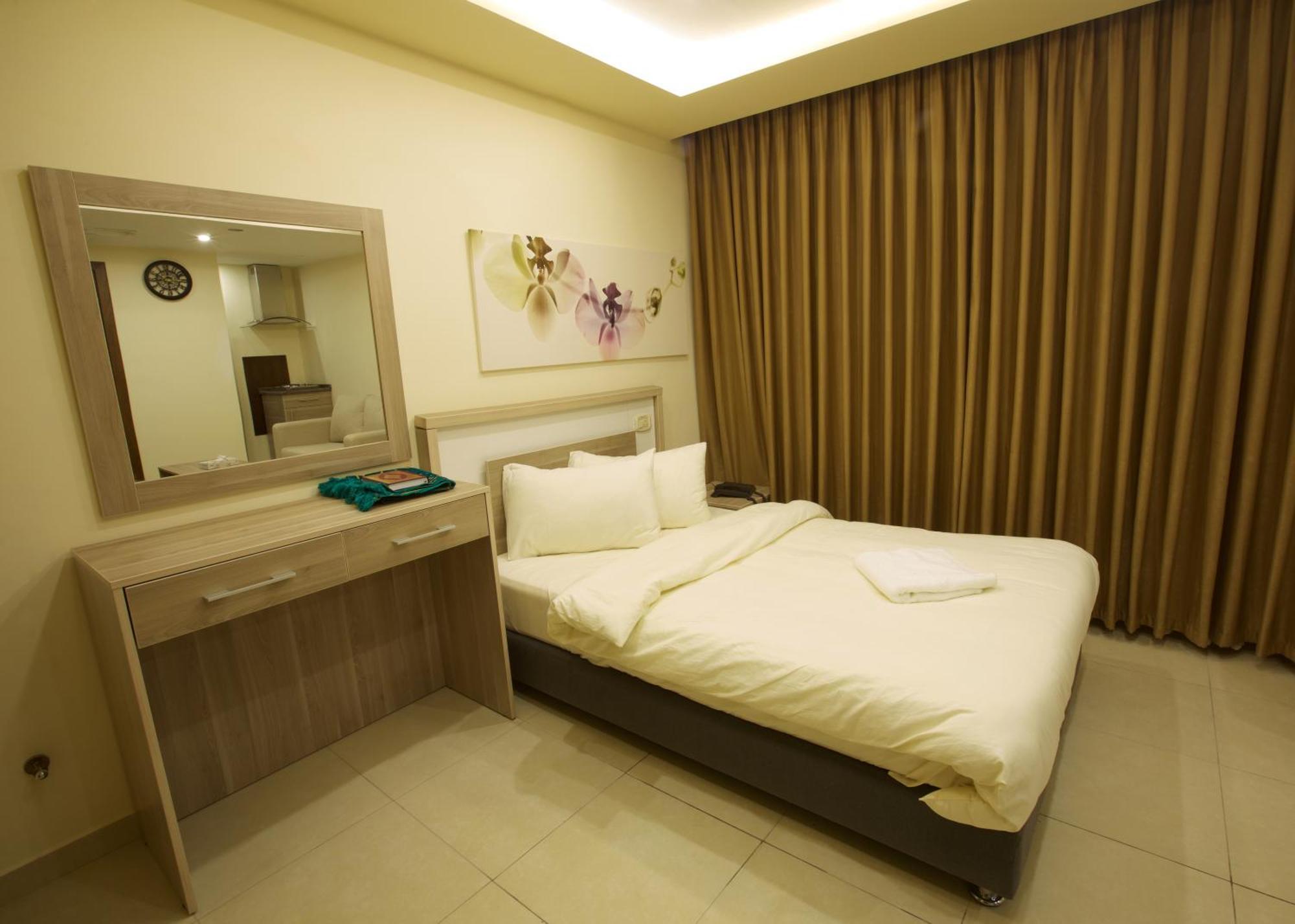 Lujain Hotel فندق النور واللجين Amman Chambre photo