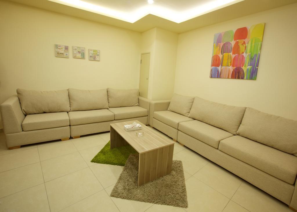 Lujain Hotel فندق النور واللجين Amman Chambre photo