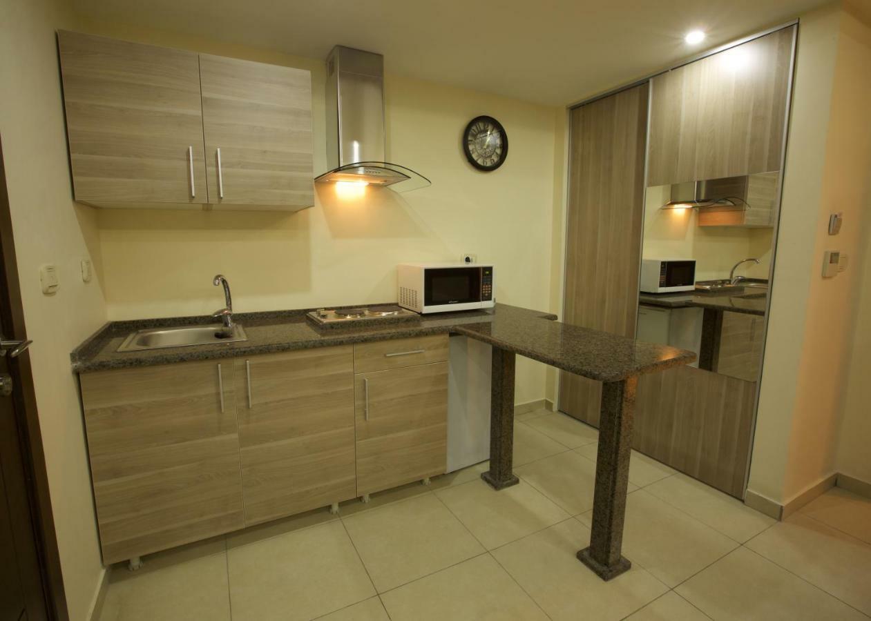 Lujain Hotel فندق النور واللجين Amman Extérieur photo